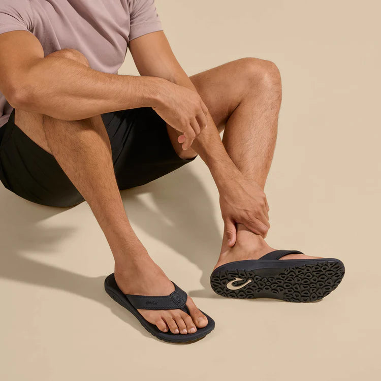 OluKai Men’s ‘Ohana Water-Friendly Beach Sandal - Black|Black