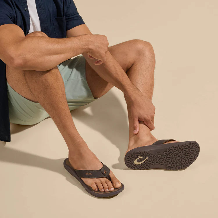 OluKai Men’s ‘Ohana Water-Friendly Beach Sandal - Dark Java|Ray