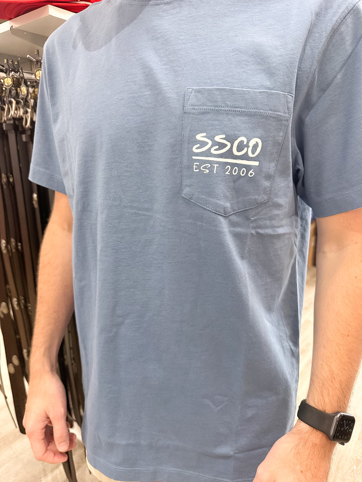 SSCO Men’s Smells Like Up Dog S/S Pocket T-Shirt - Nautical Blue