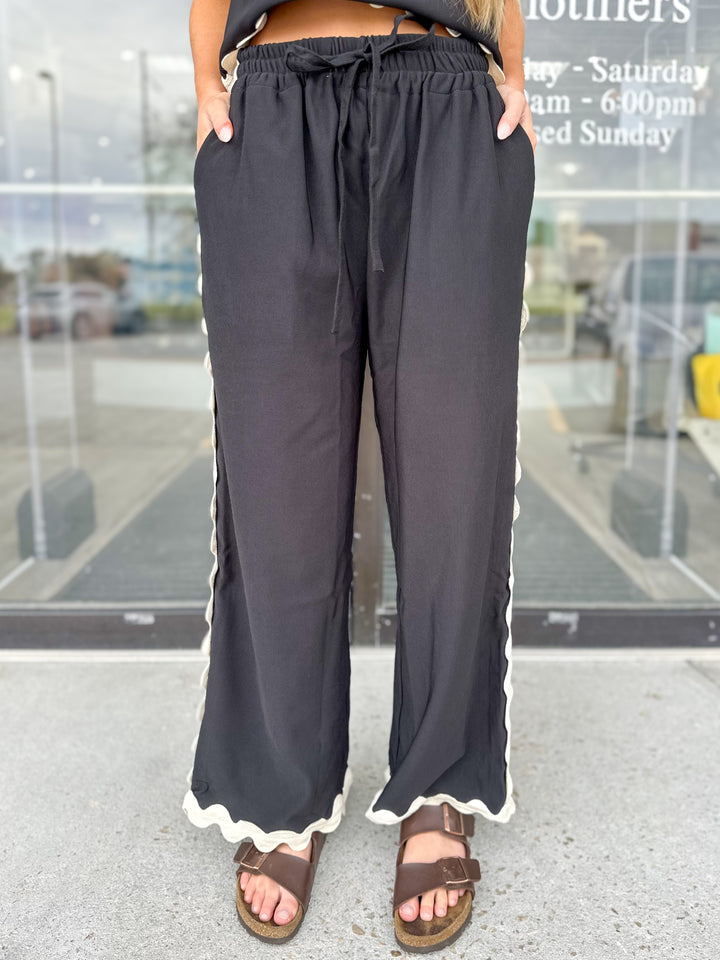 Hattie Scallop Detail Pant