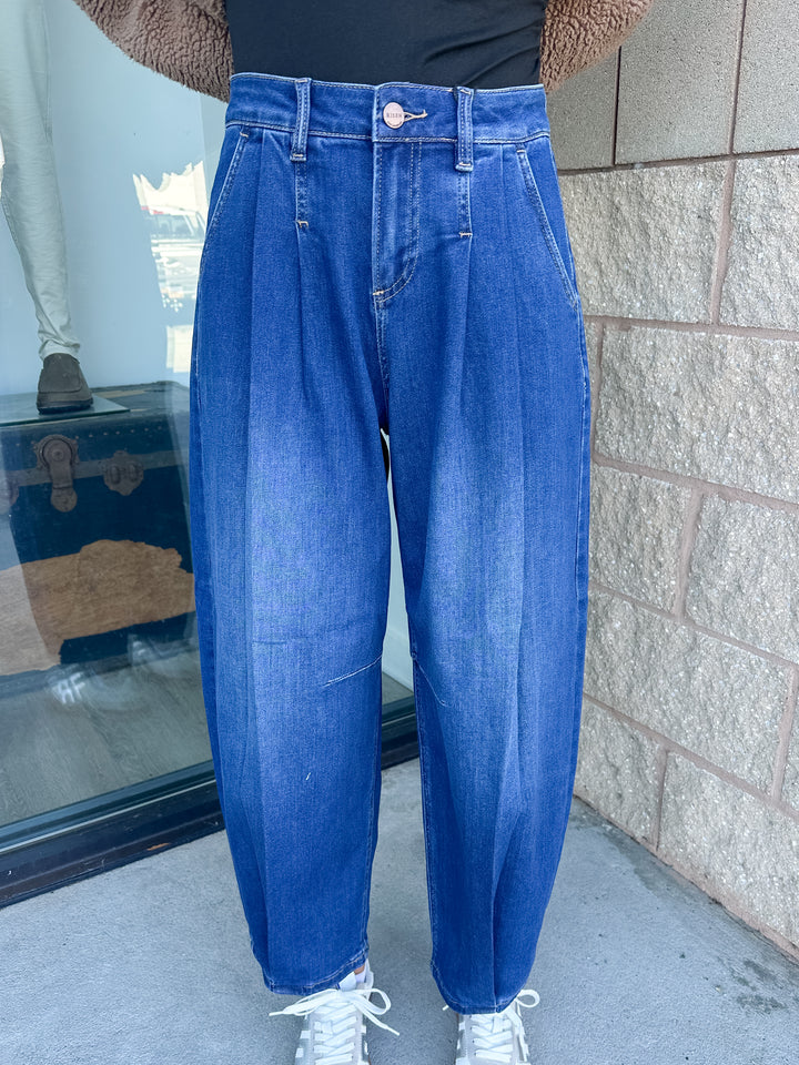 Risen Hallie - Slouchy Crop Wide Leg Barrel Jeans - Dark