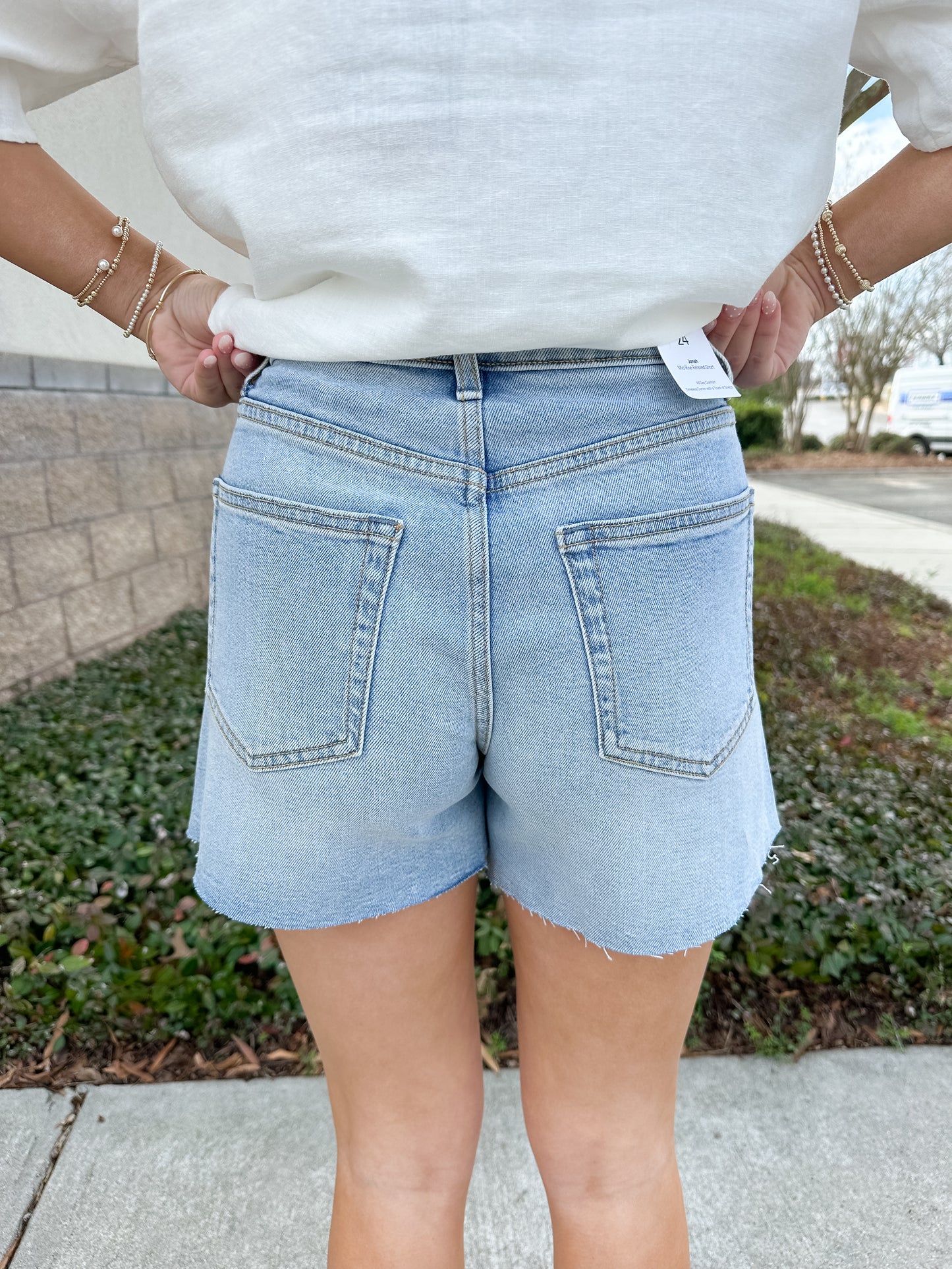 Jonah Mid Rise Relaxed Short - Avalon