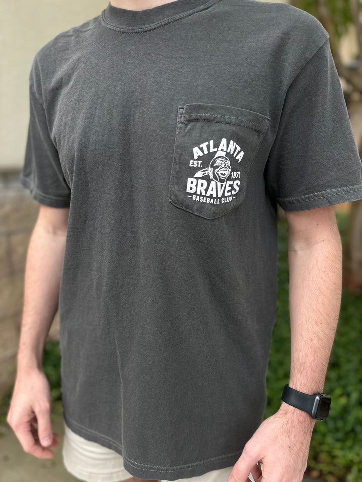 CB Braves Baseball Club S/S Pocket T-Shirt - Charcoal
