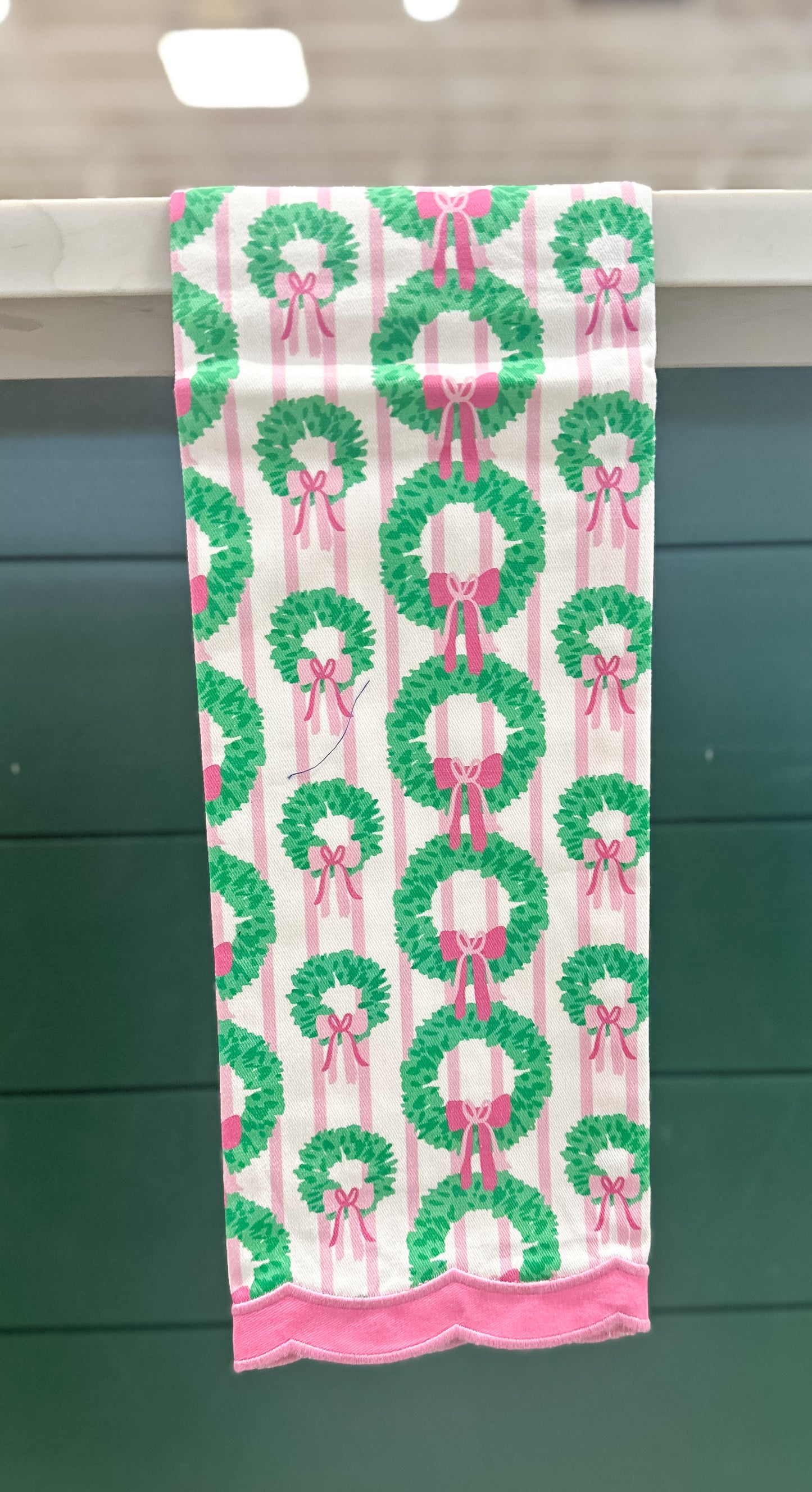 MS Holiday Tea Towel - Rosy Wreaths