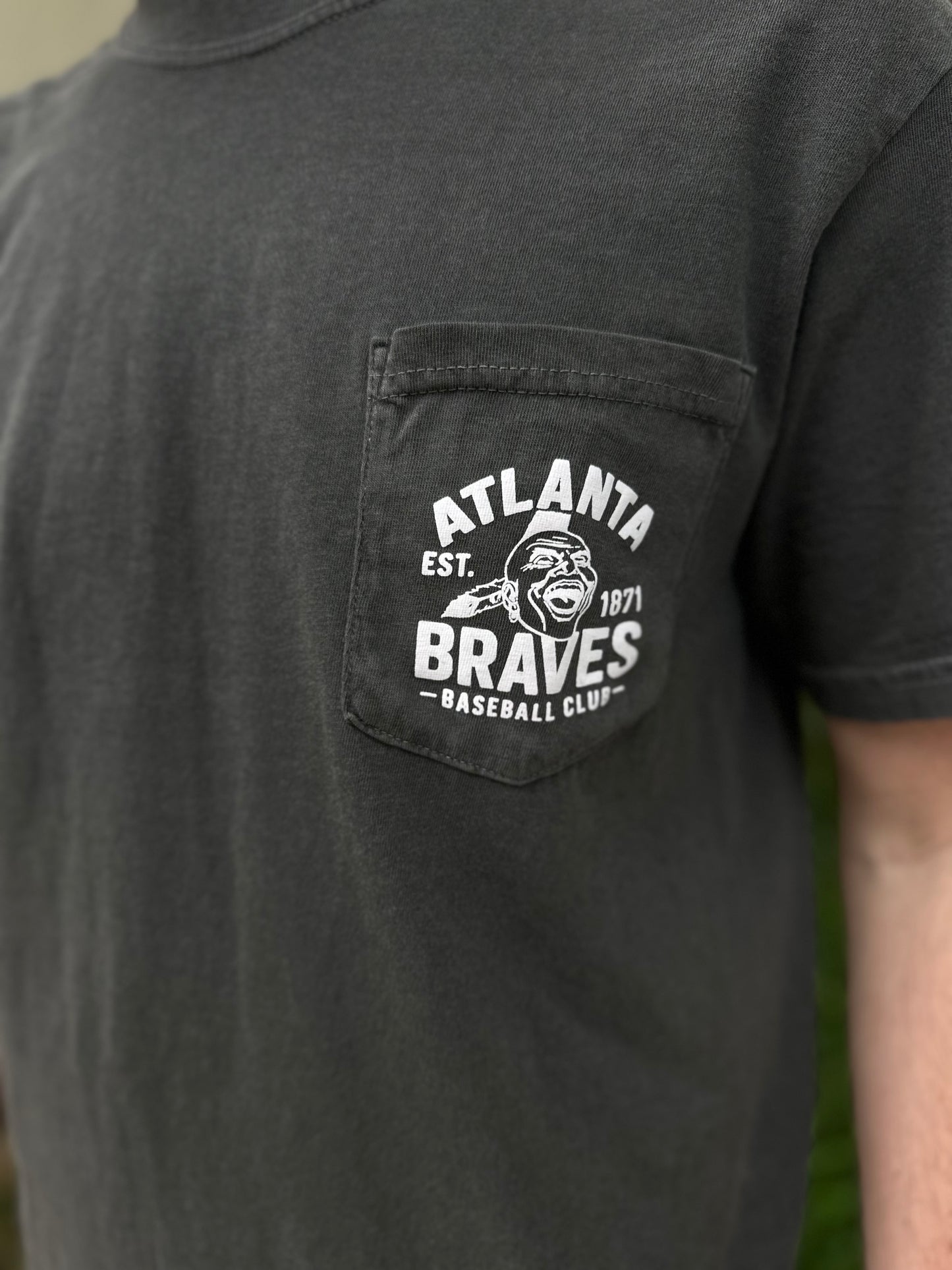 CB Braves Baseball Club S/S Pocket T-Shirt - Charcoal