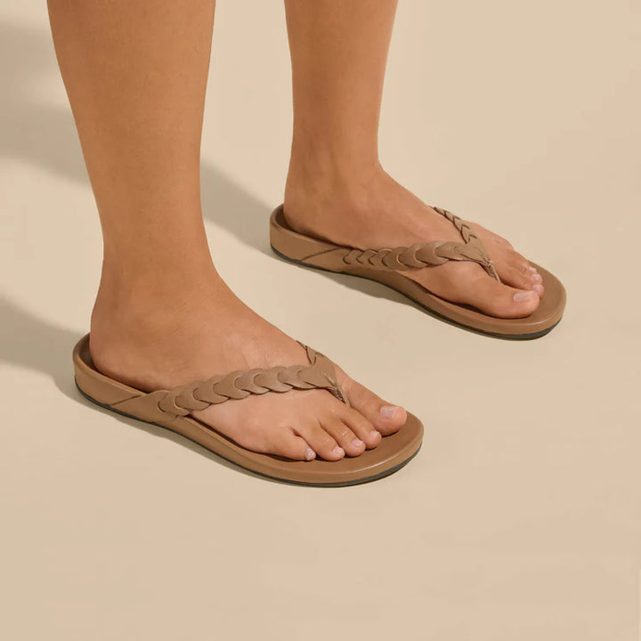 OluKai Women’s Lei Leather Sandal - Tan|Tan