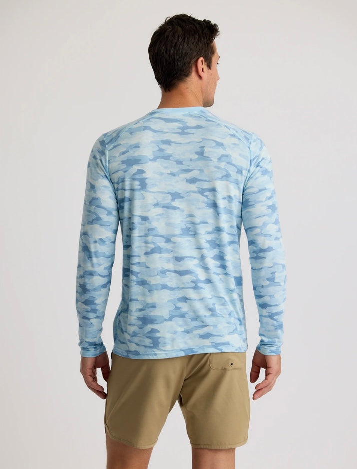 Free Fly Men’s Bamboo Lightweight Long Sleeve - Seasmoke Camo Surf Blue