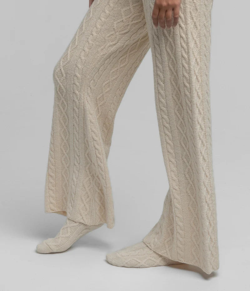 SSCO Women’s Cable Knit Socks - Parchment