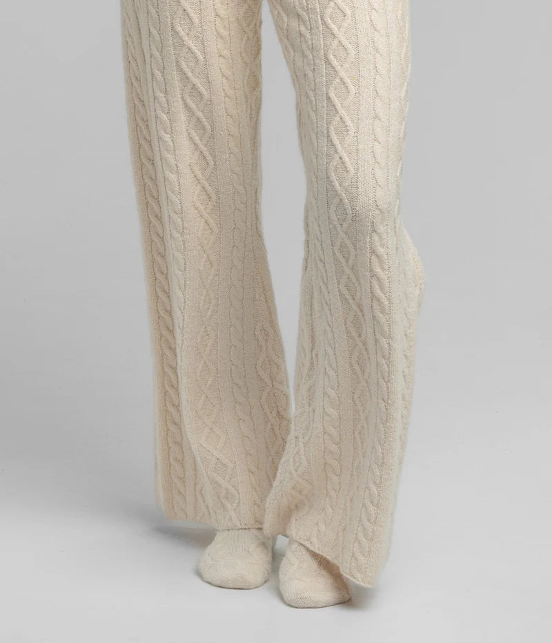 SSCO Women’s Cable Knit Socks - Parchment