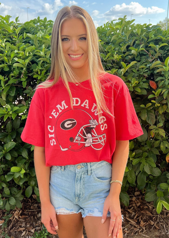 Sic 'Em Dawgs Helmet Boyfriend Tee