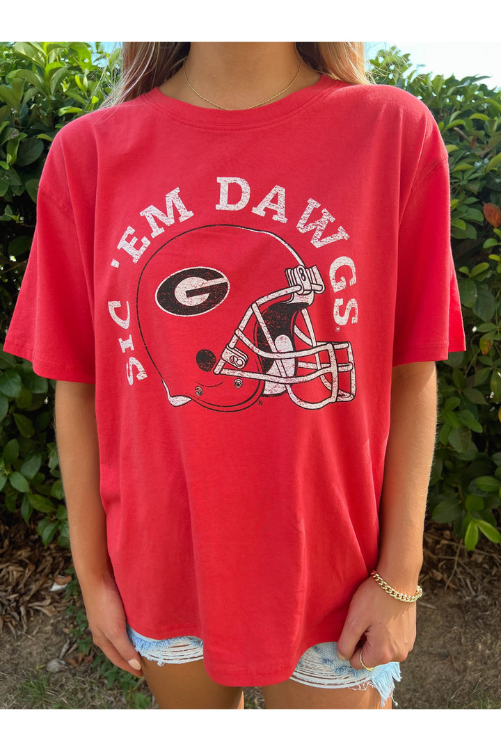 Sic 'Em Dawgs Helmet Boyfriend Tee