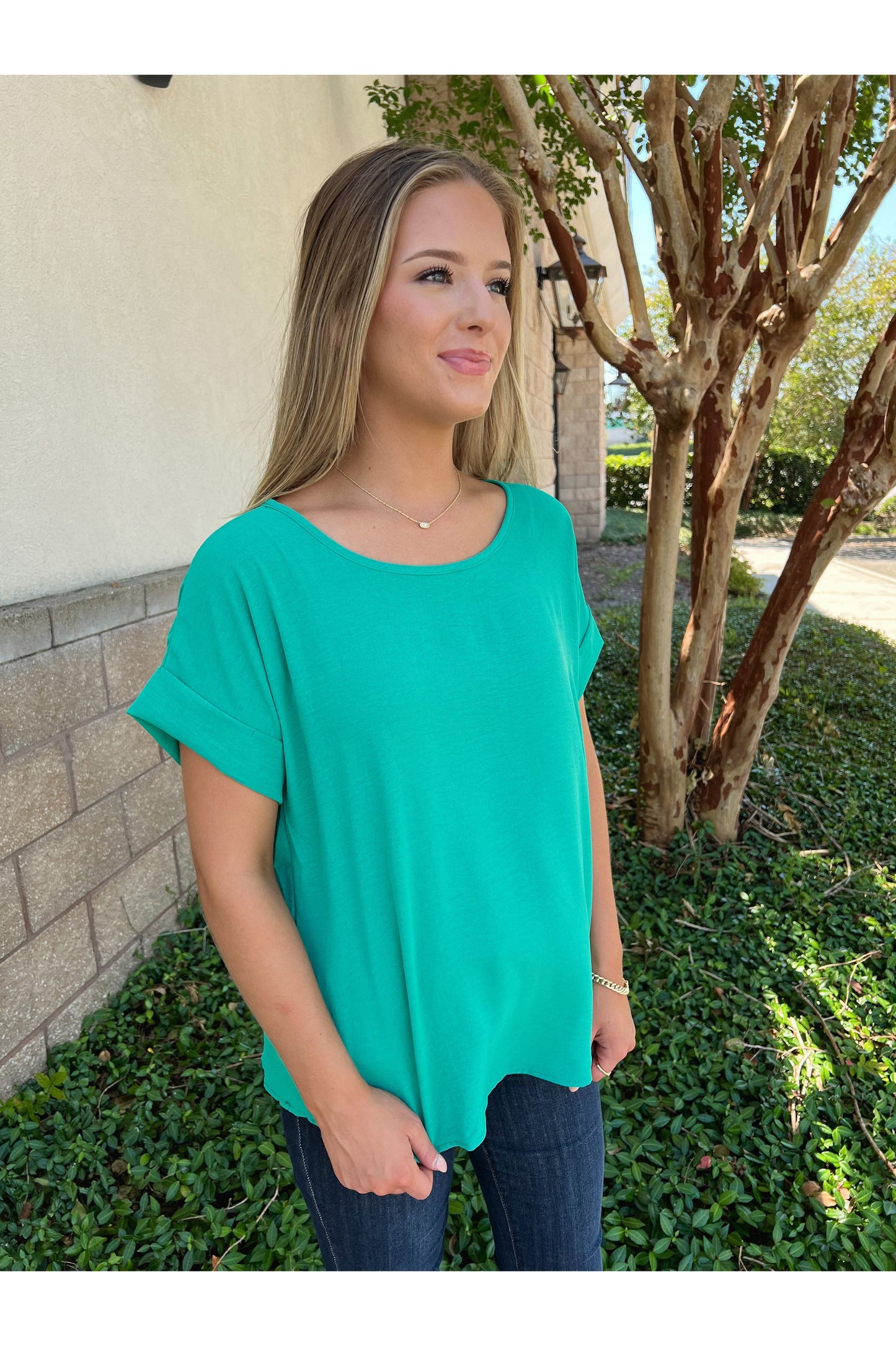 Best Basic Round Neck Blouse: Kelly Green