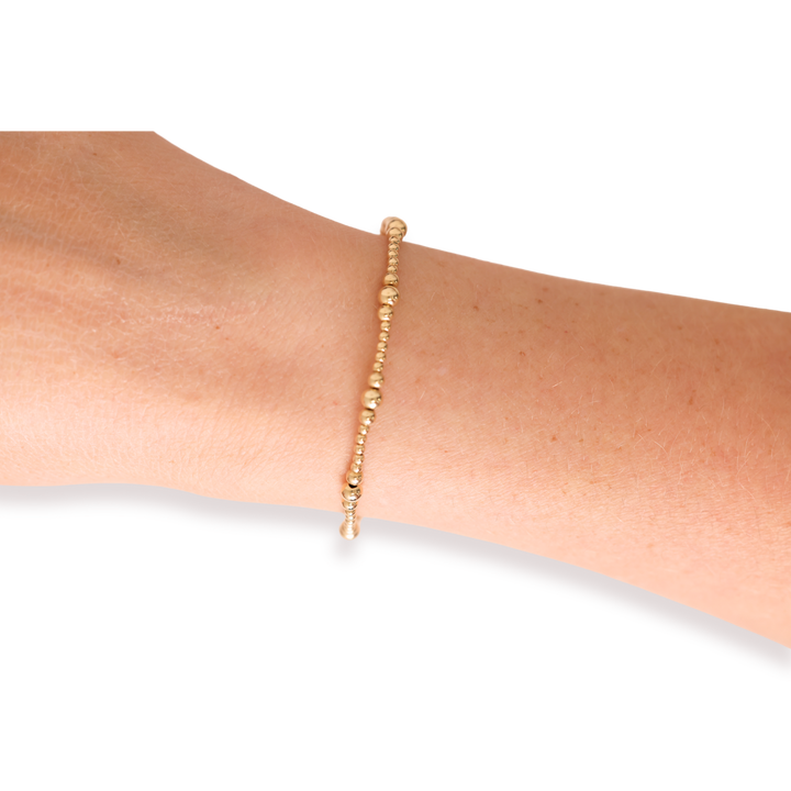 Dainty Sutton Bracelet in Gold: Standard 6.75 Inch