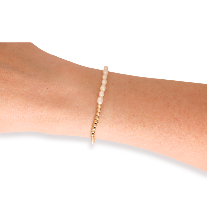 Hannah Pearl Bracelet in Gold: Standard 6.75 Inch