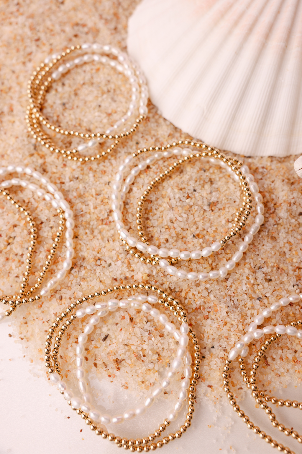 Hannah Pearl Bracelet in Gold: Standard 6.75 Inch