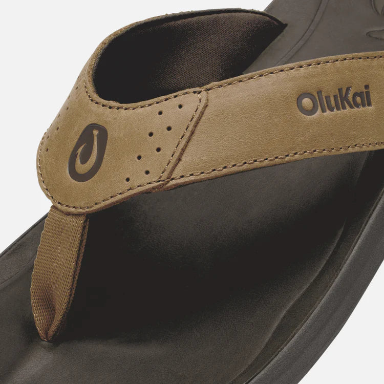 OluKai Men’s Pili Waterproof Leather Sandal - Tan|Dark Java