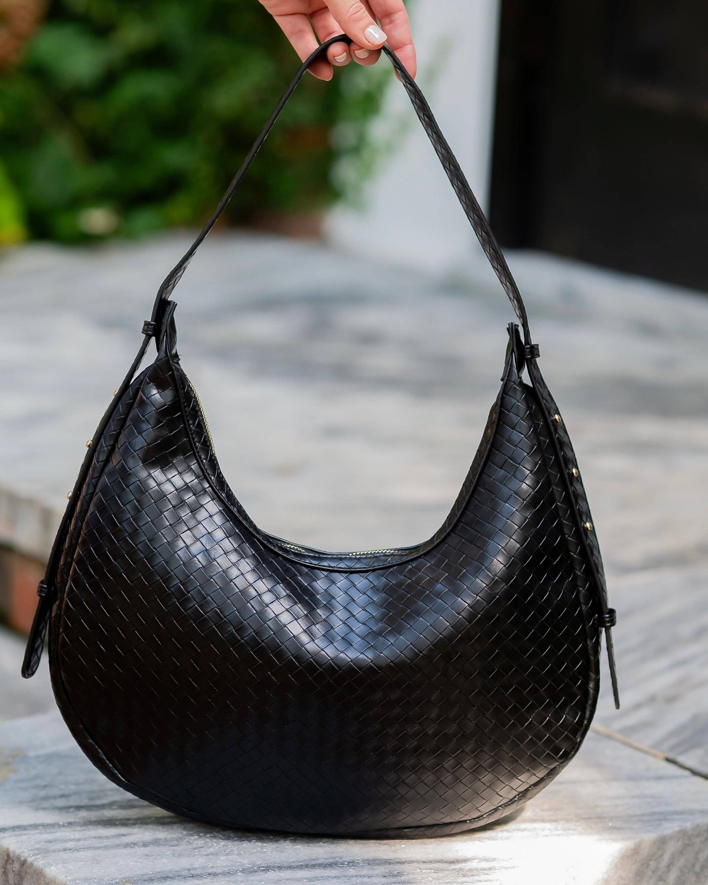 CH Winslow Curved Bag Woven Black