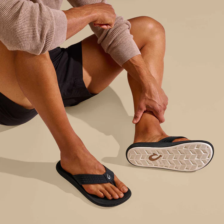 OluKai Men’s Ulele Water-Ready Beach Sandal - Black|Black