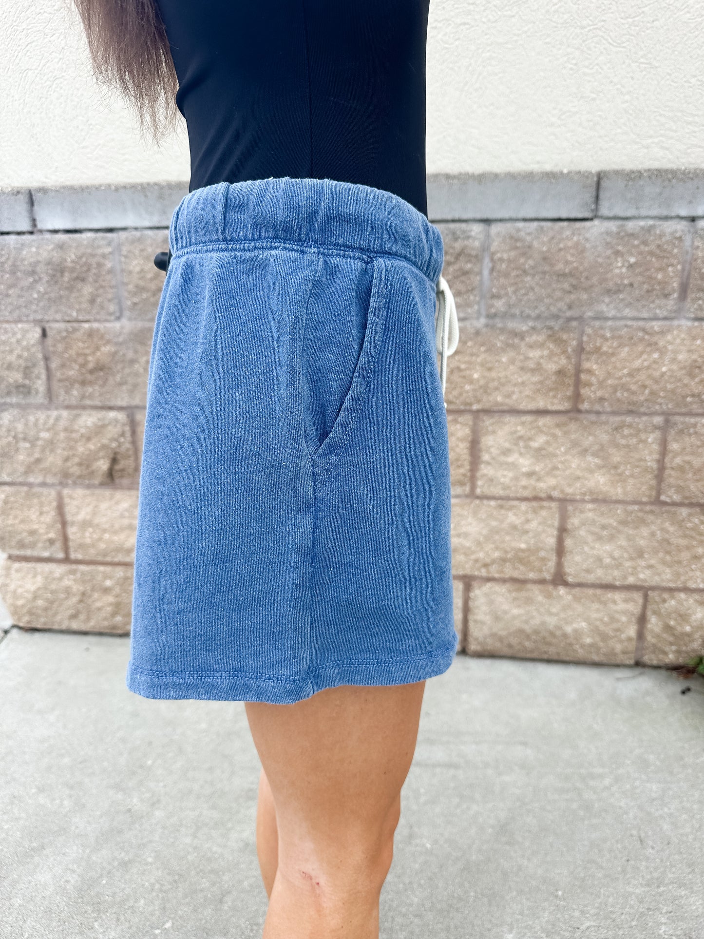 Hunter Knit Denim Short - Calypso Blue Indigo