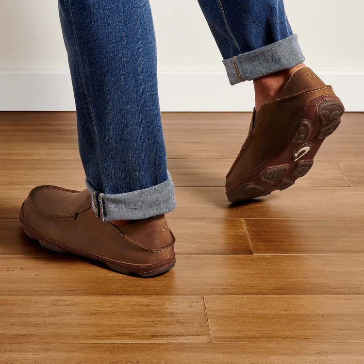 OluKai Men’s Moloā Leather Slip-On Shoe - Ray|Toffee
