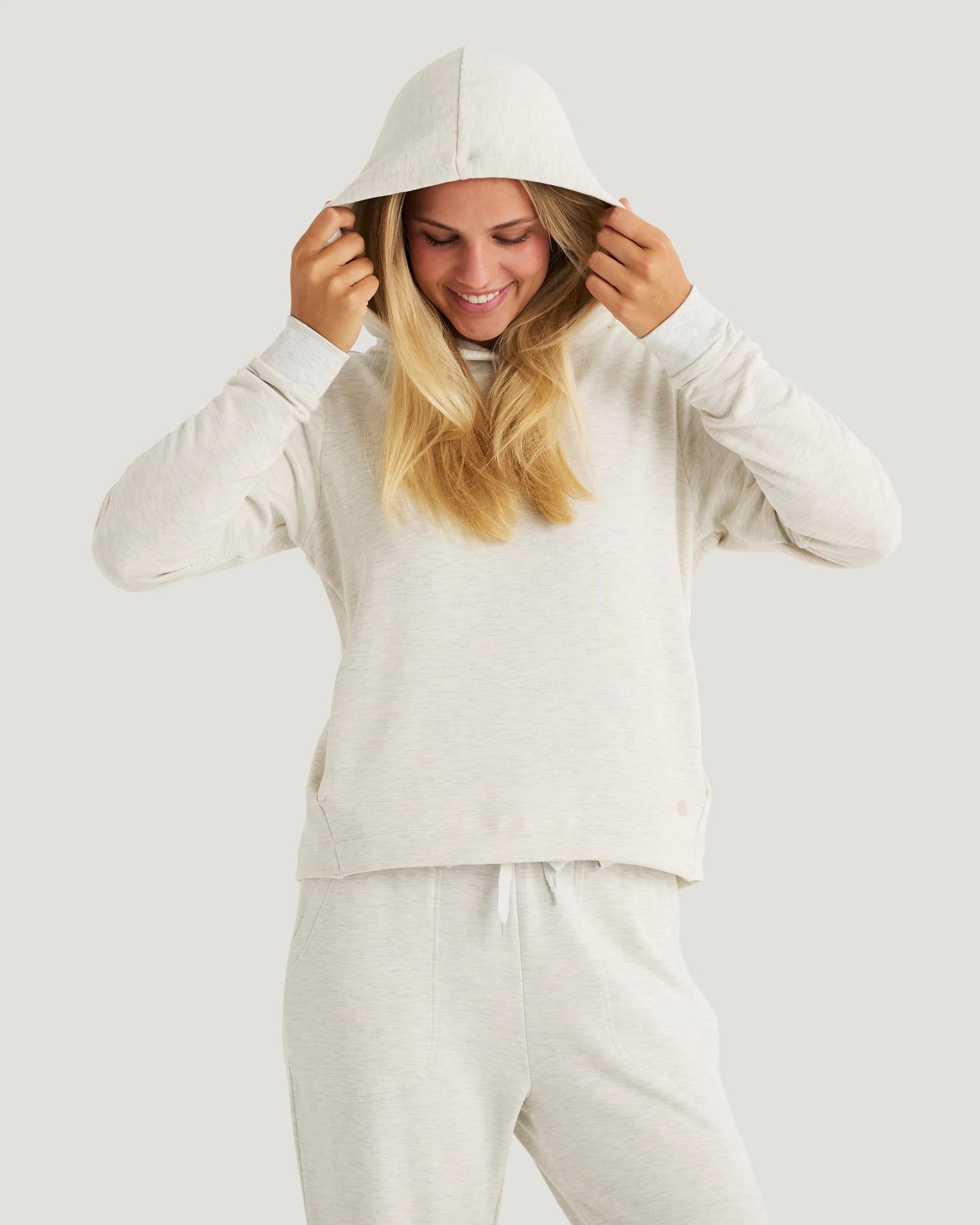 Free Fly Women’s Bamboo Lightweight Fleece Cropped Hoodie - Off White Heather