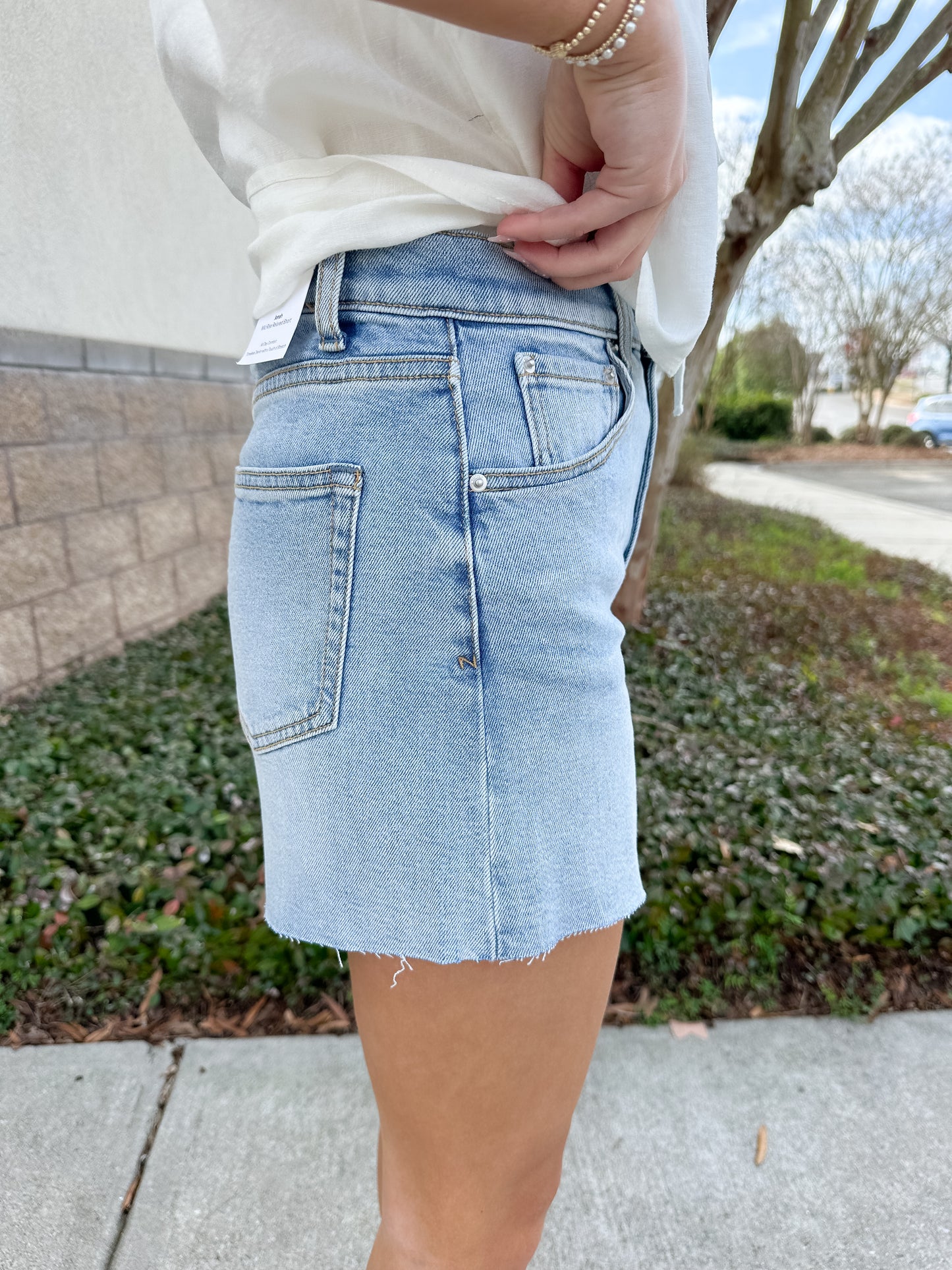 Jonah Mid Rise Relaxed Short - Avalon