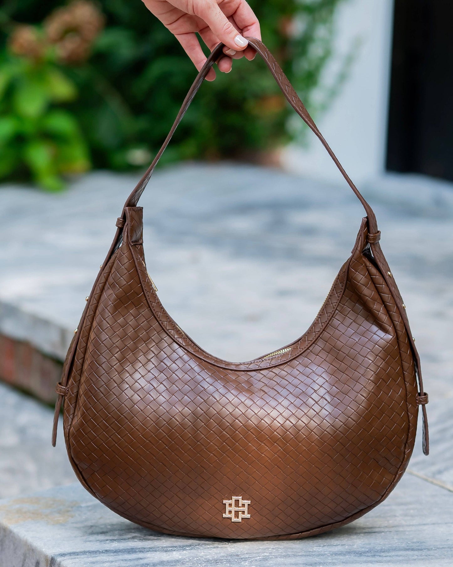 CH Winslow Curved Bag Woven Chocolate