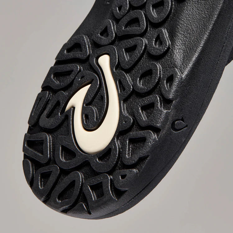 OluKai Men’s ‘Ohana Water-Friendly Beach Sandal - Black|Black