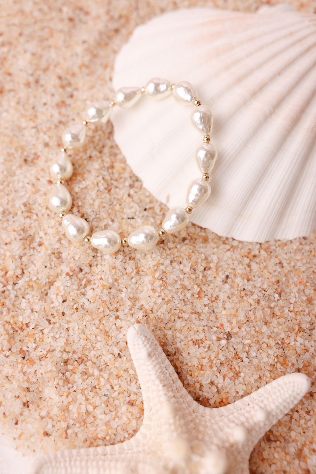 Saylor Pearl Bracelet in Gold: Standard 6.75 Inch