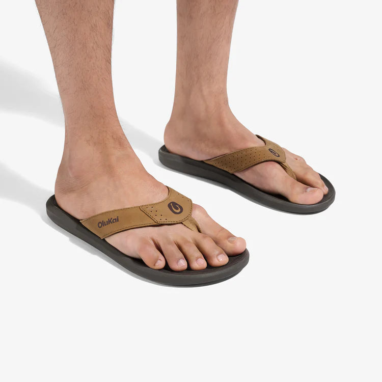 OluKai Men’s Pili Waterproof Leather Sandal - Tan|Dark Java