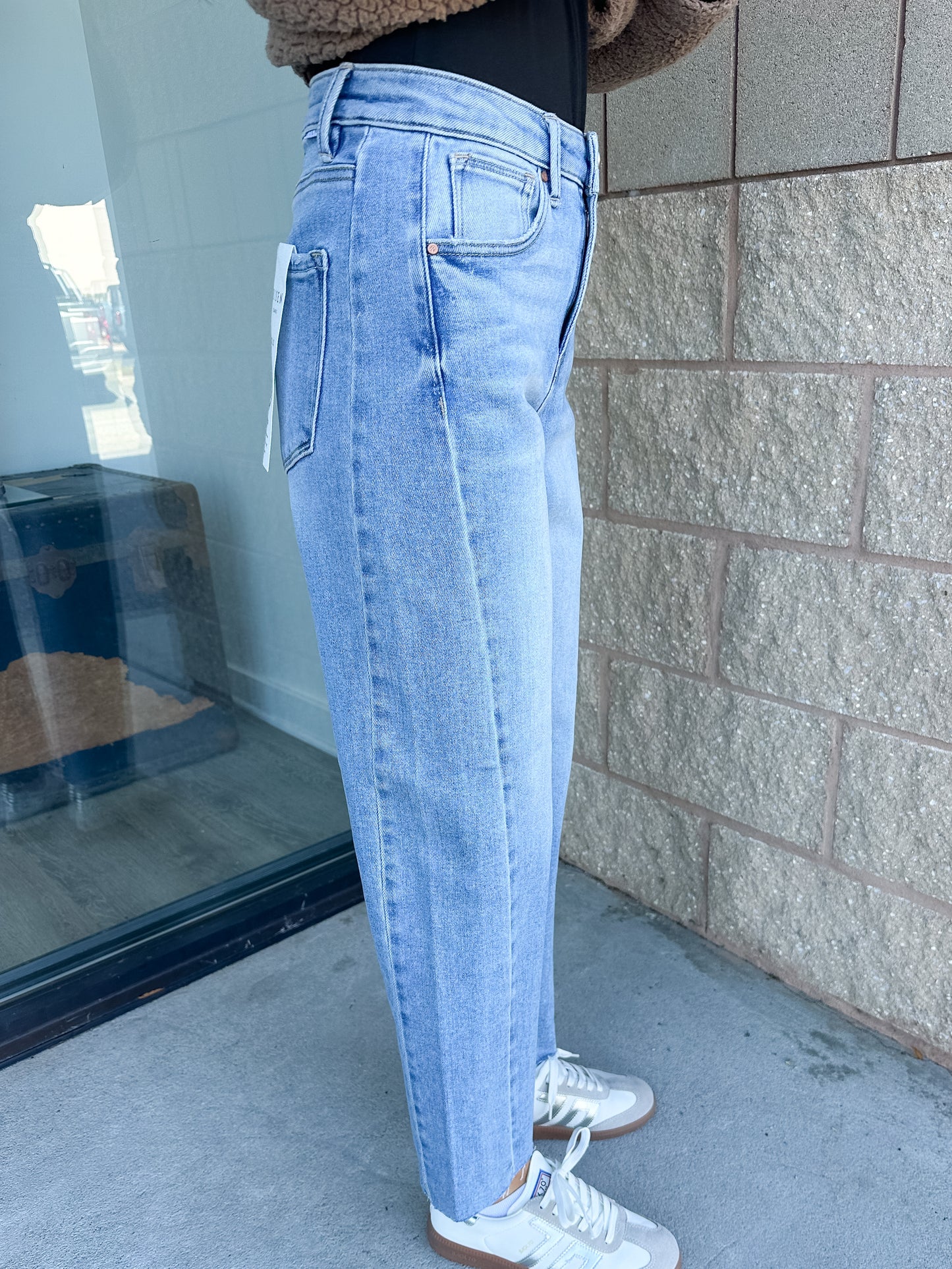 Risen Bella - Slouchy Crop Seam Barrel Jeans - Light