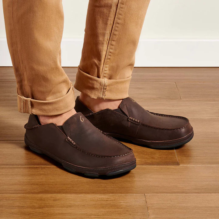 OluKai Men’s Moloā Leather Slip-On Shoe - Dark Wood|Dark Java