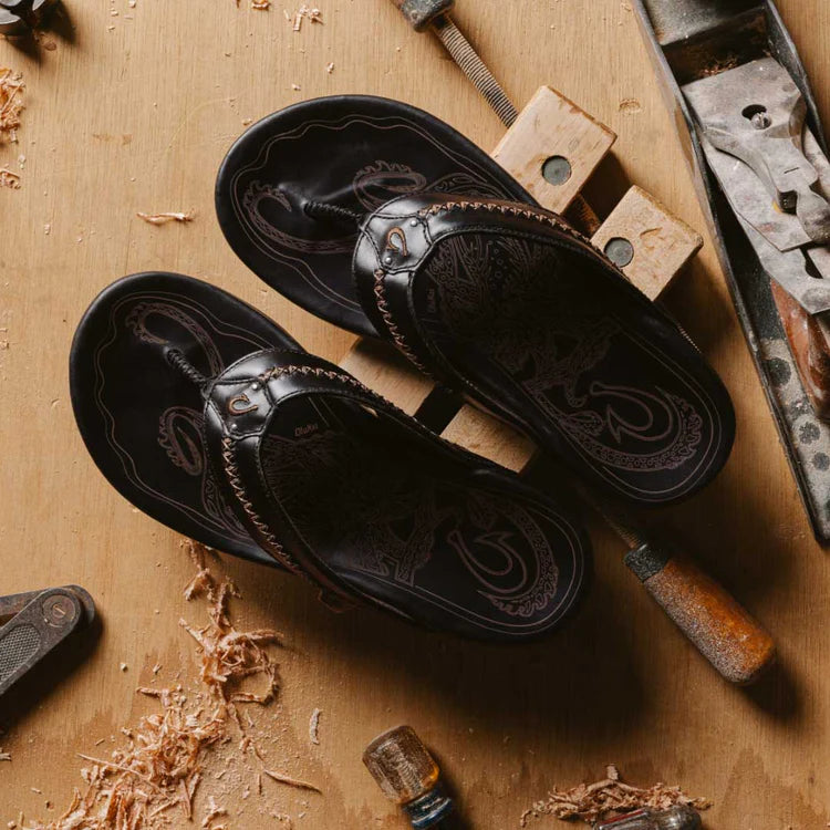 OluKai Mens Mea Ola Leather Beach Sandal - Dark Java|Dark Java