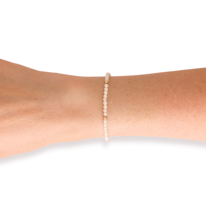 Lilly Pearl Bracelet in Gold: Standard 6.75 Inch