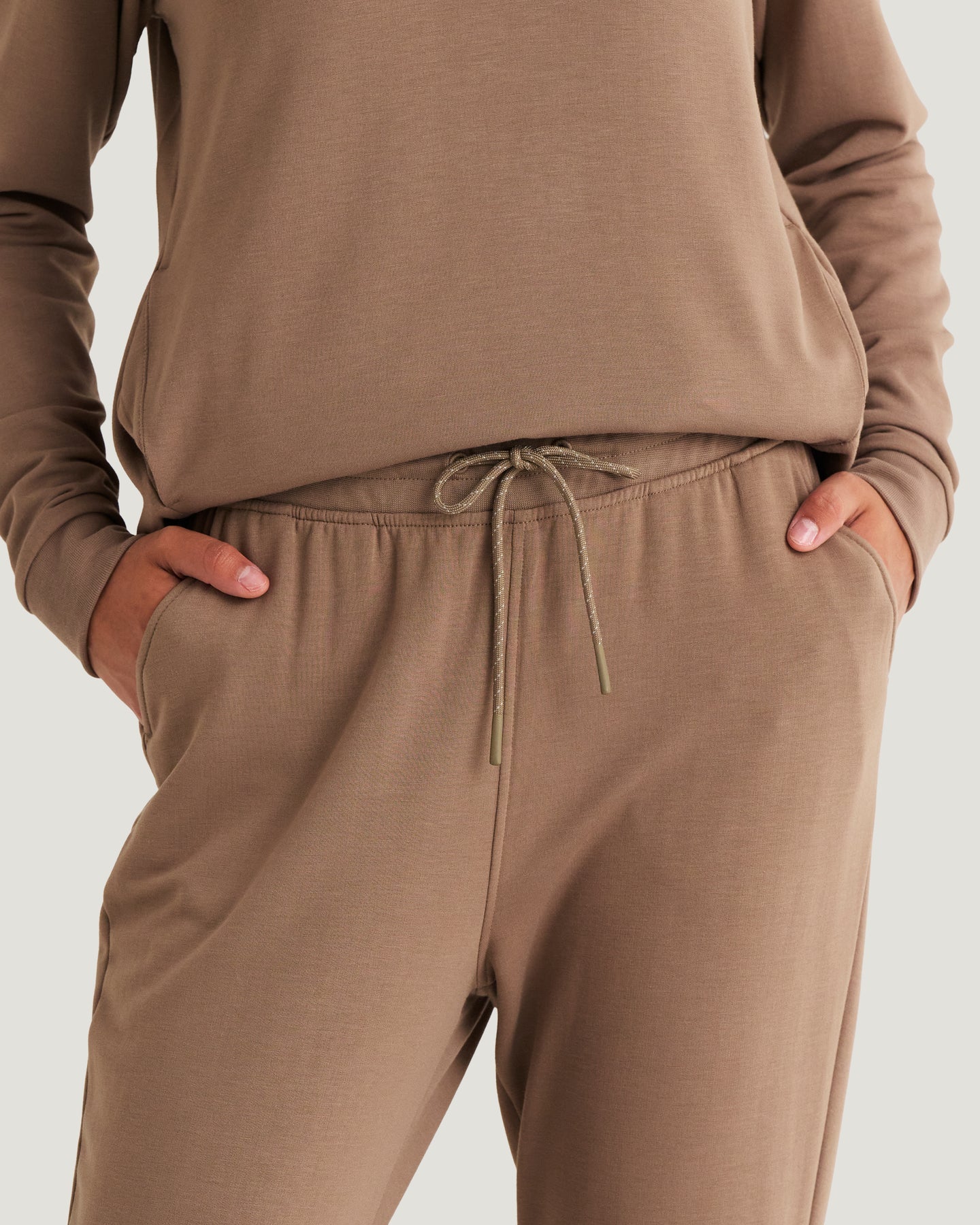 Free Fly Women’s Lightweight Fleece Jogger - Fossil