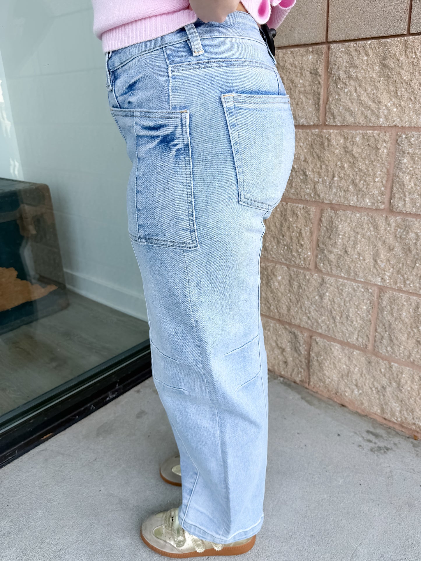 Risen Mia - Slouchy Patch Pocket Barrel Jeans - Light