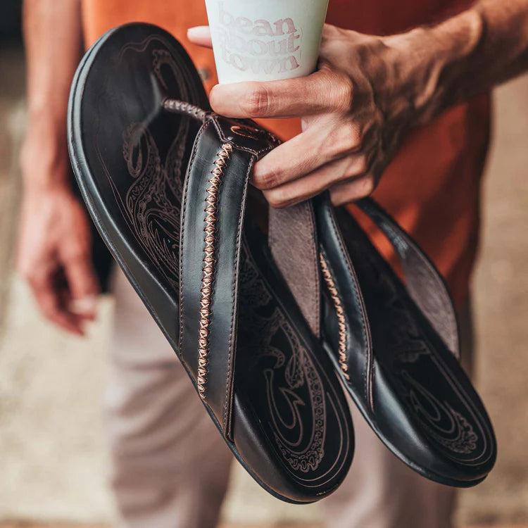 OluKai Mens Mea Ola Leather Beach Sandal - Dark Java|Dark Java