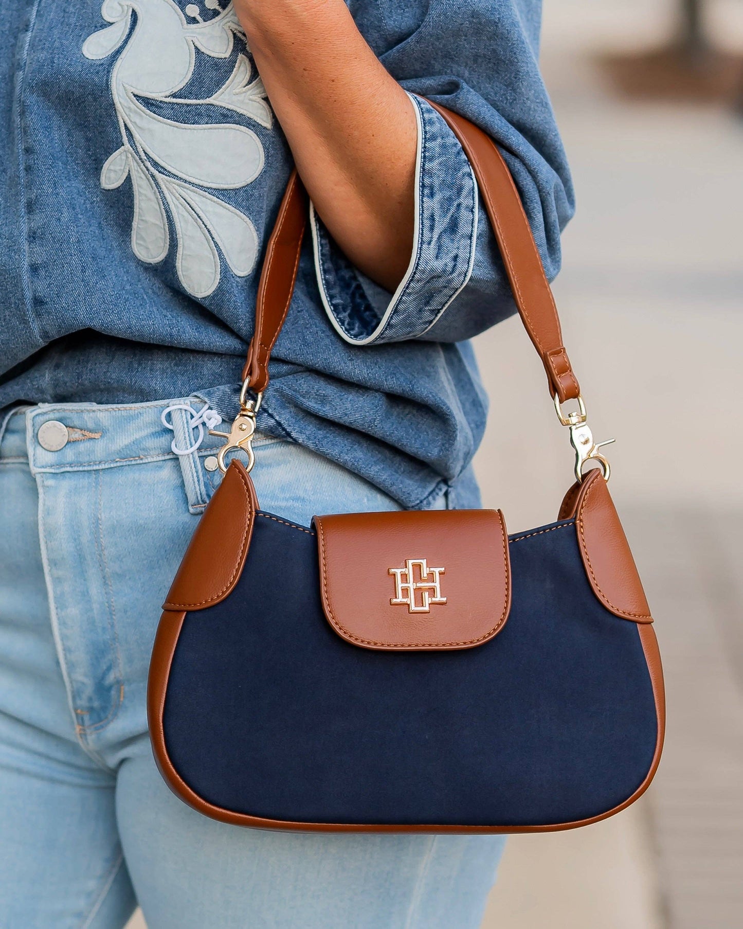 CH Leighton Crossbody Navy S