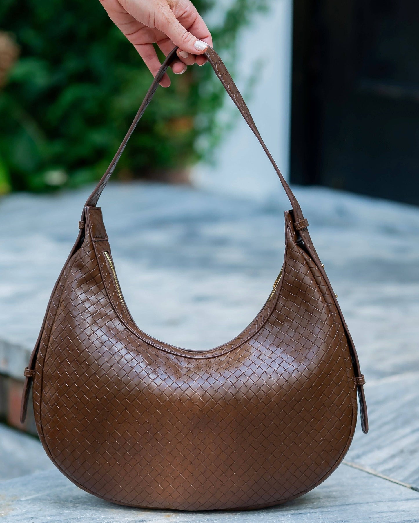 CH Winslow Curved Bag Woven Chocolate
