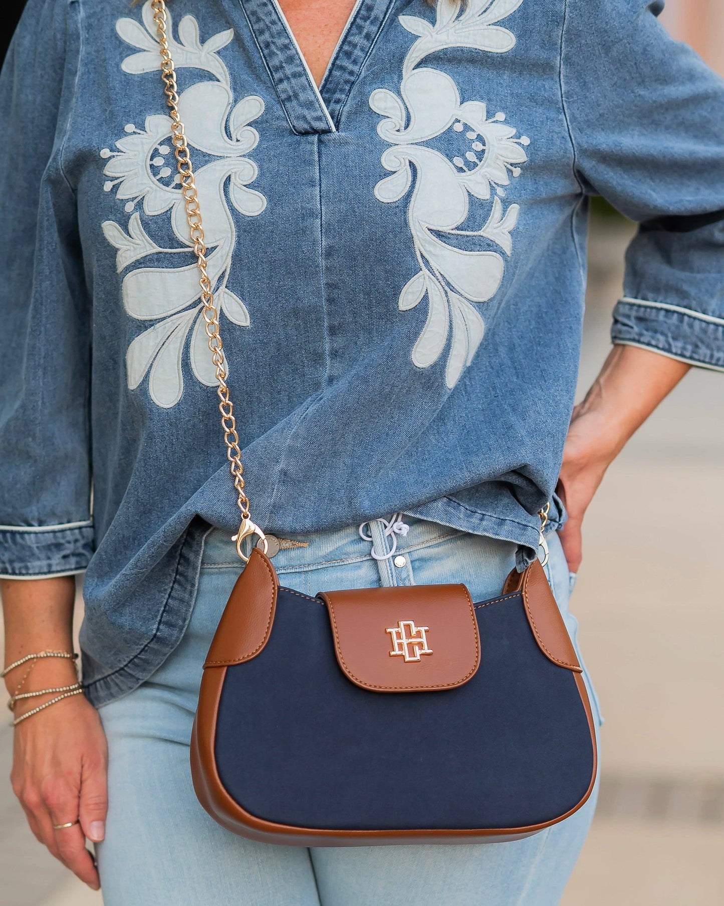 CH Leighton Crossbody Navy S